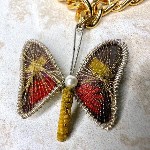 Vintage Reversible Butterfly Thread‑Art Charm Bracelet | Gold‑Tone 7” - Picture 4 of 6